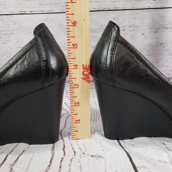 Lucky Brand  Women's Black Leather Wedge Pump Shoes Size 9.5M - Picture 12 of 16